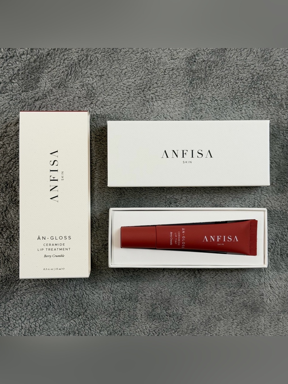 ANFISA ÂN-Gloss Ceramide Lip Treatment in Berry Crumble (Sheer Peachy Pink)